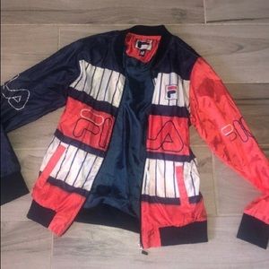 FILA WINDBREAKER FITS LIKE A SMALL